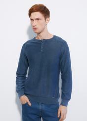 Niebieski sweter męski z guzikami SWEMT-0130-69(W23)