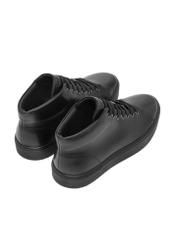 Czarne skórzane buty męskie BUTYM-0550-99(Z26), widok produktu z tyłu na białym tle.