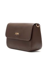 Czekoladowa listonoszka damska TOREC-0930B-89(Z25), widok produktu skosem na białym tle.