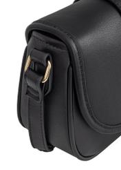 Czarna listonoszka z logo TOREC-0756-97(W23)-06