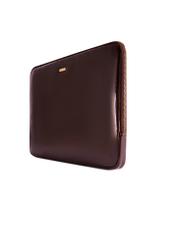 Ciemnobrązowa skórzana aktówka damska TORES-1257-1I(W26) - widok produktu po skosie, na białym tle.