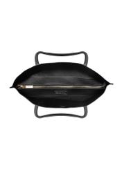 Czarna torebka shopper damska TOREC-0938B-99(Z25), widok produktu w środku na białym tle.