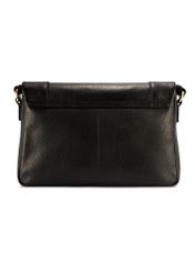 Czarna skórzana torebka listonoszka TORES-1266-9I(W26) - widok produktu z tyłu, na białym tle.