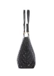 Duża pikowana torebka damska TOREC-1118-99(W26), widok produktu z boku na białym tle.