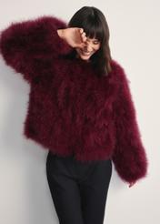 Kurtka damska z piór indyczych FUTDF-0097A-3183(Z25), widok produktu z przodu na modelce. Widoczna połowa sylwetki.