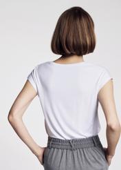 Biały T-shirt damski z aplikacją  TSHDT-0066-11(W21)