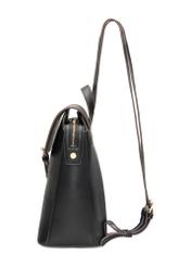 Plecak damski w kolorze czarnym TOREC-1198-99(W26) - widok produktu z boku, na białym tle. 