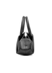 Czarna mini torebka typu top handle TORES-1203-99(Z25), widok produktu z boku na białym tle. 