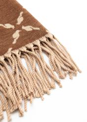 Dwustronny szalik damski z monogramem SZADT-0206-1D(Z26) - zbliżenie na detal produktu, widok na białym tle.