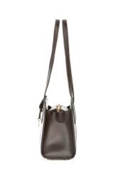 Brązowa torebka na ramię TOREC-1236-1H(W26), widok produktu z boku na białym tle.