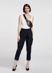 Czarne spodnie mom jeans damskie SPODT-0055-99(W21)-04