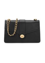 Czarna torebka listonoszka damska TOREC-1137-99(W26), widok produktu z przodu na białym tle.