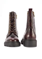 Bordowe botki damskie croco BUTYD-1192-4E(Z26), widok produktu z przodu i tyłu na białym tle.