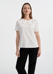 Biały t-shirt bawełniany z aplikacjami TSHDT-0139-12(W25)-03