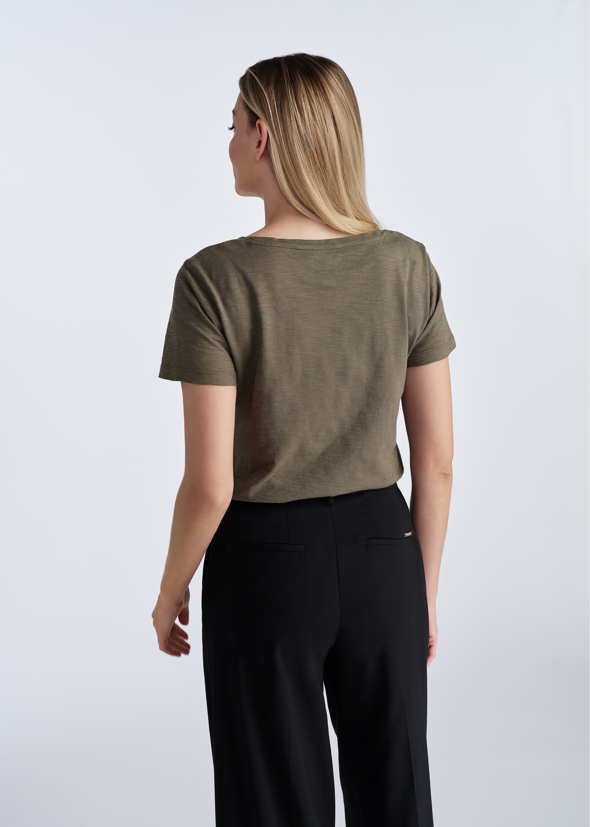 Bawełniany T-shirt damski khaki TSHDT-0135-55(W25)-03