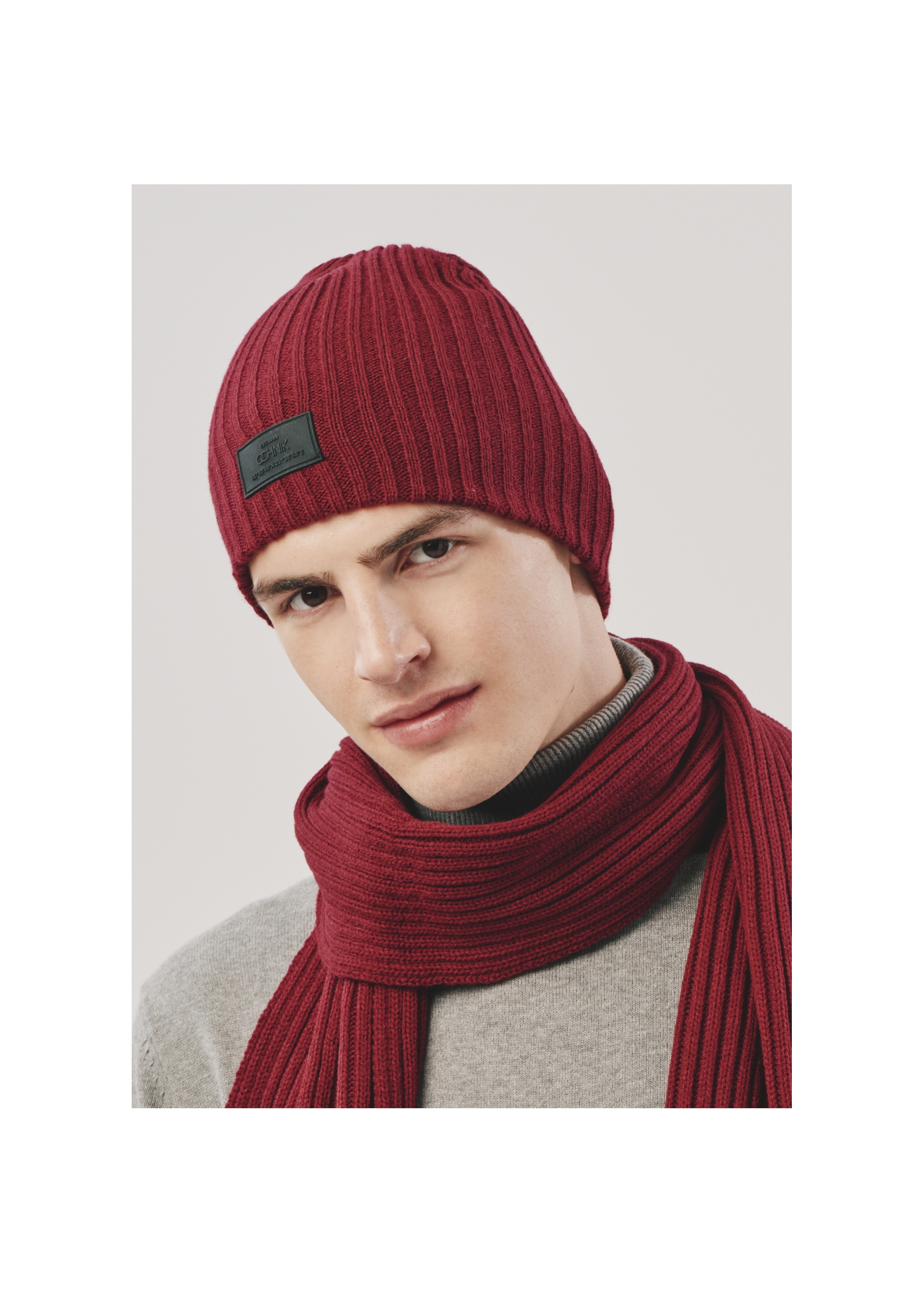 Bordowa czapka zimowa męska CZAMT-0011-49(Z23)-01