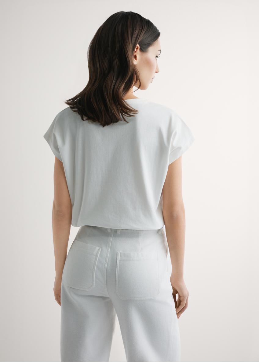 Kremowy T-shirt damski z nadrukiem TSHDT-0160-0B(W26)