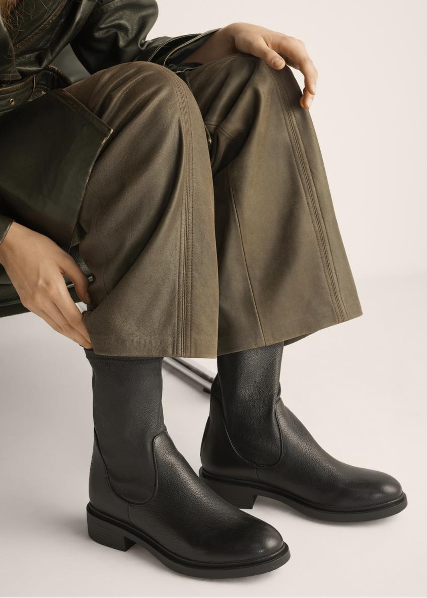 Czarne skórzane botki damskie BUTYD-1296-99(Z26)