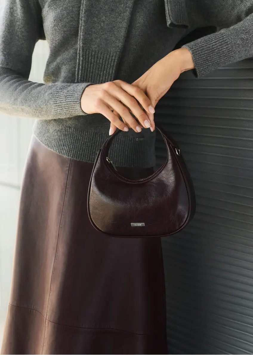 Mała skórzana bordowa torebka hobo TORES-1174-49(Z25)