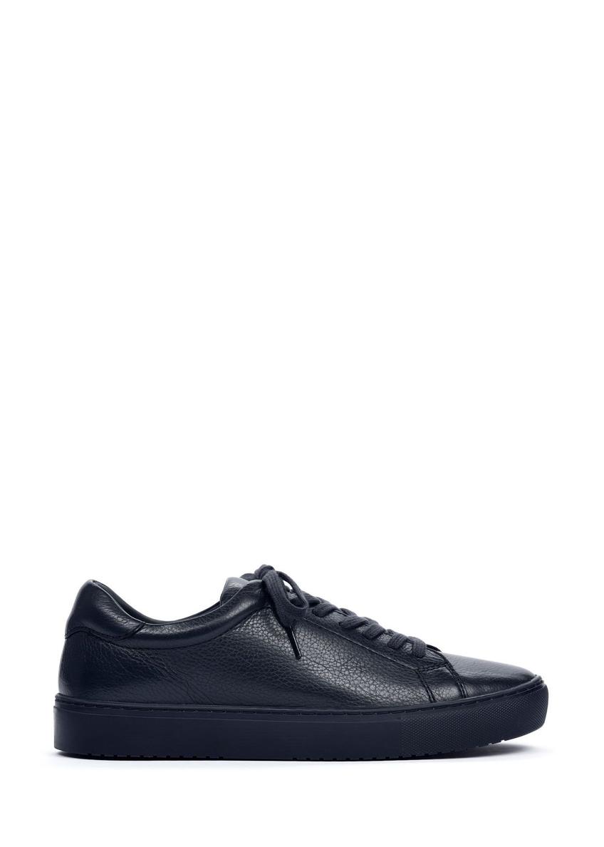 Granatowe skórzane buty sportowe BUTYM-0503A-7D(Z26), widok produktu z boku na białym tle.