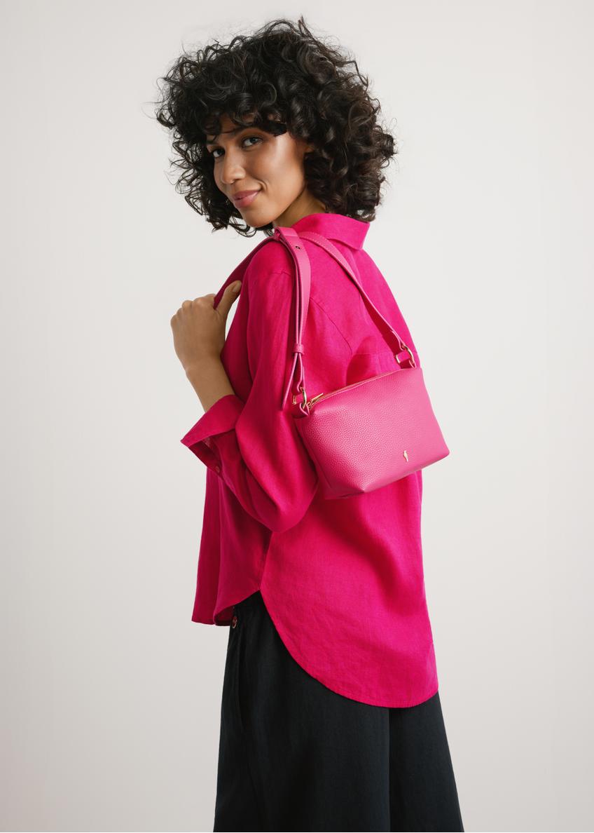 Mała torebka damska w kolorze fuksji TOREC-0882-5E(W26)