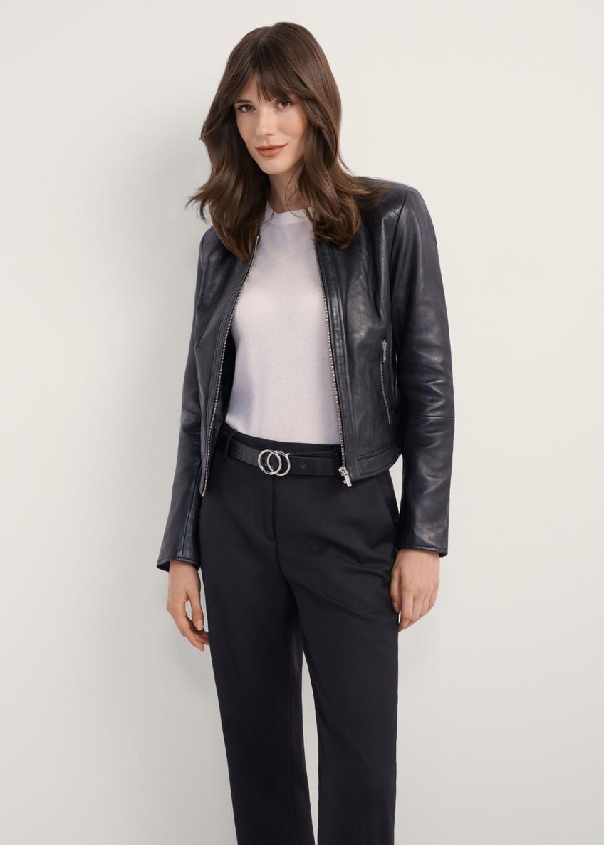 Czarna krótka kurtka skórzana damska KURDS-0294-99(KS)