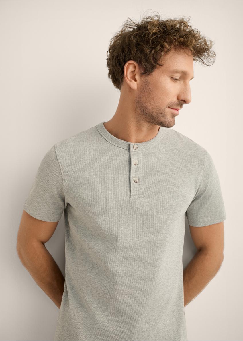 Szary prążkowany t-shirt męski TSHMT-0159-9B(Z26)