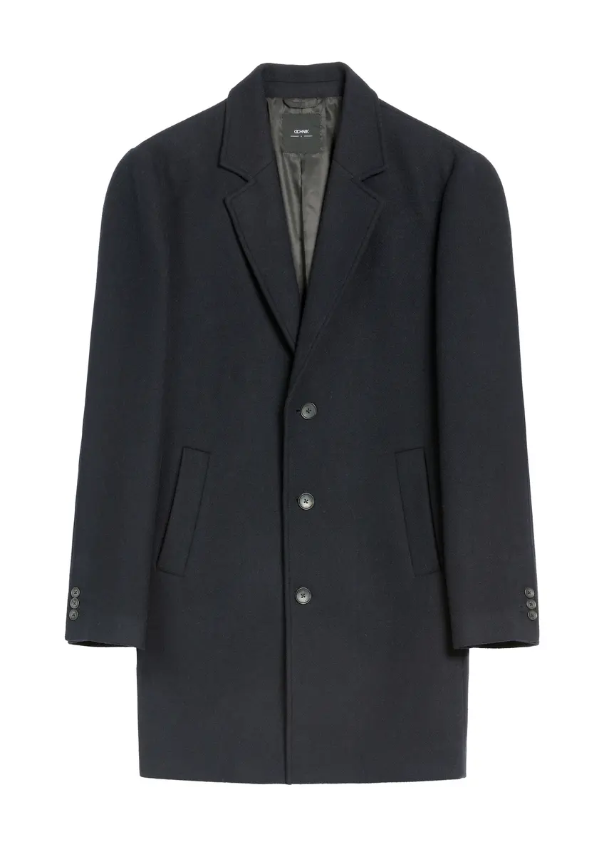 Granatowy płaszcz męski PLAMT-0006-69(Z25), widok produktu od przodu na białym tle.