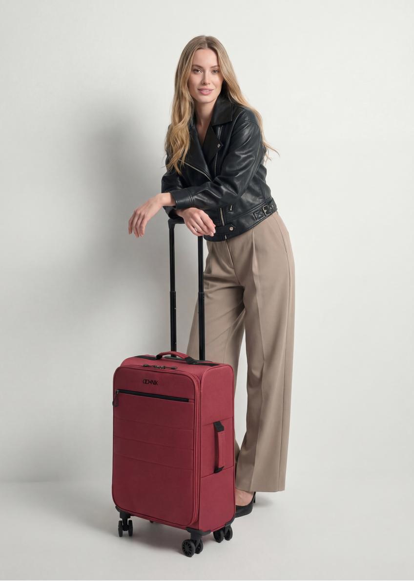 Walizka średnia na kółkach WALNY-0045-4B-24(W26)