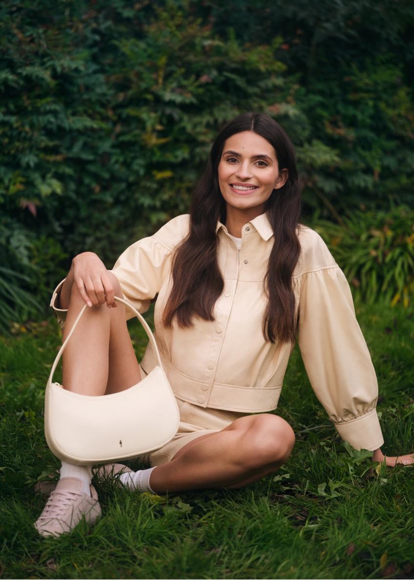 Skórzana torebka w kolorze jasnożółtym TORES-1288-2A(W26)