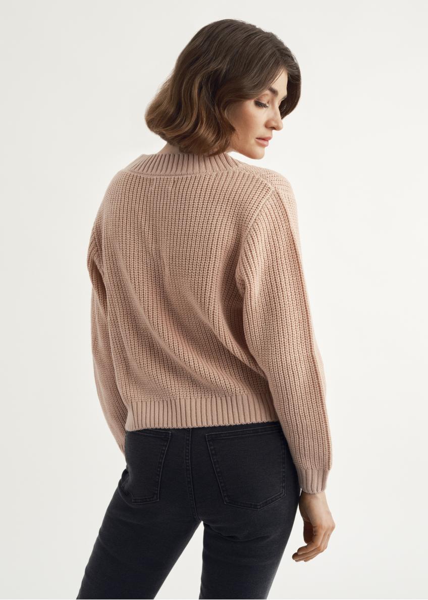 Jasnoróżowy sweter dekolt V damski SWEDT-0162-33(Z23)