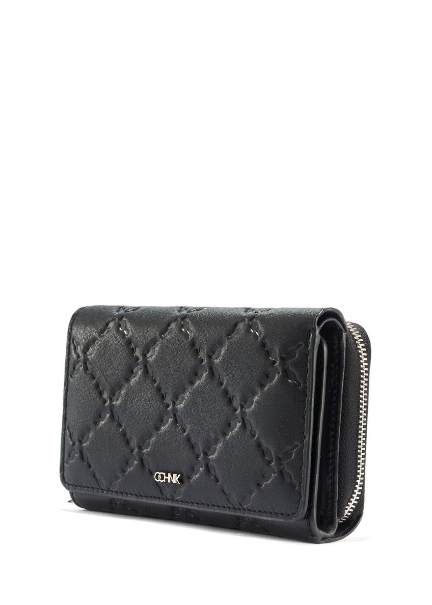 Czarny skórzany portfel damski z monogramem PORES-0882A-99(W25)