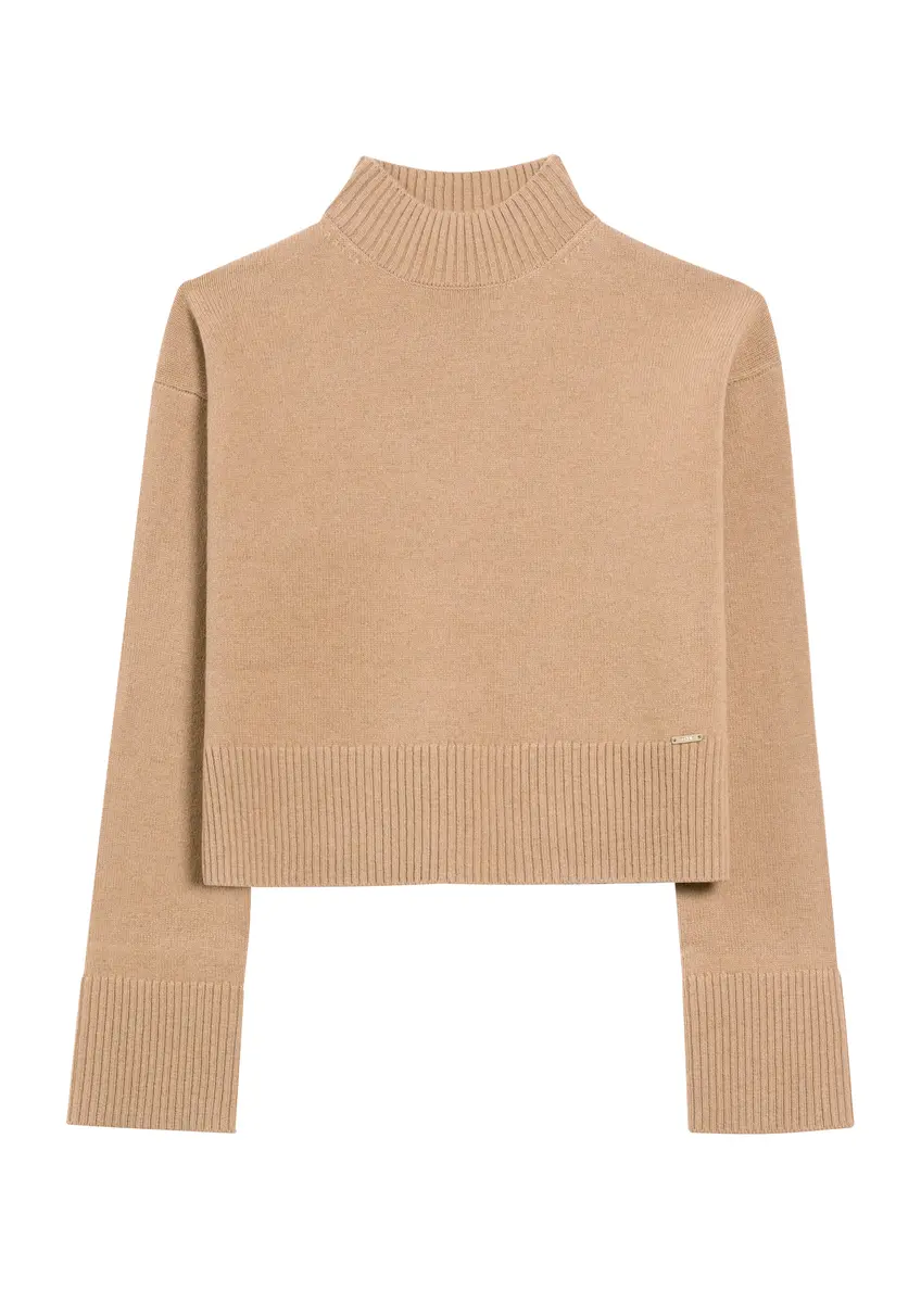 Camelowy sweter damski z wełny SWEDT-0244-24(Z25), widok produktu z przodu na białym tle.