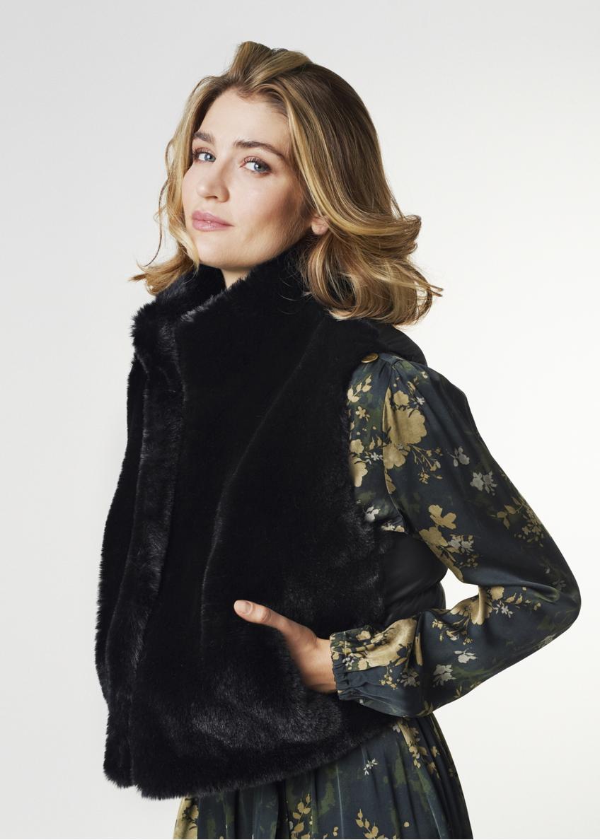 Czarna kamizelka damska z pikowaniem KAMDP-0001-99(Z21)-01