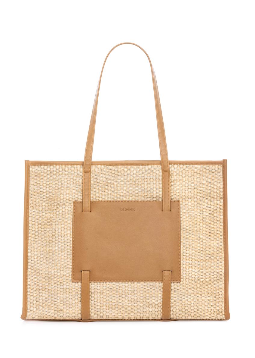 Duża słomkowa torebka damska TOREC-1224-1E(W26) - widok produktu z przodu, na białym tle. 