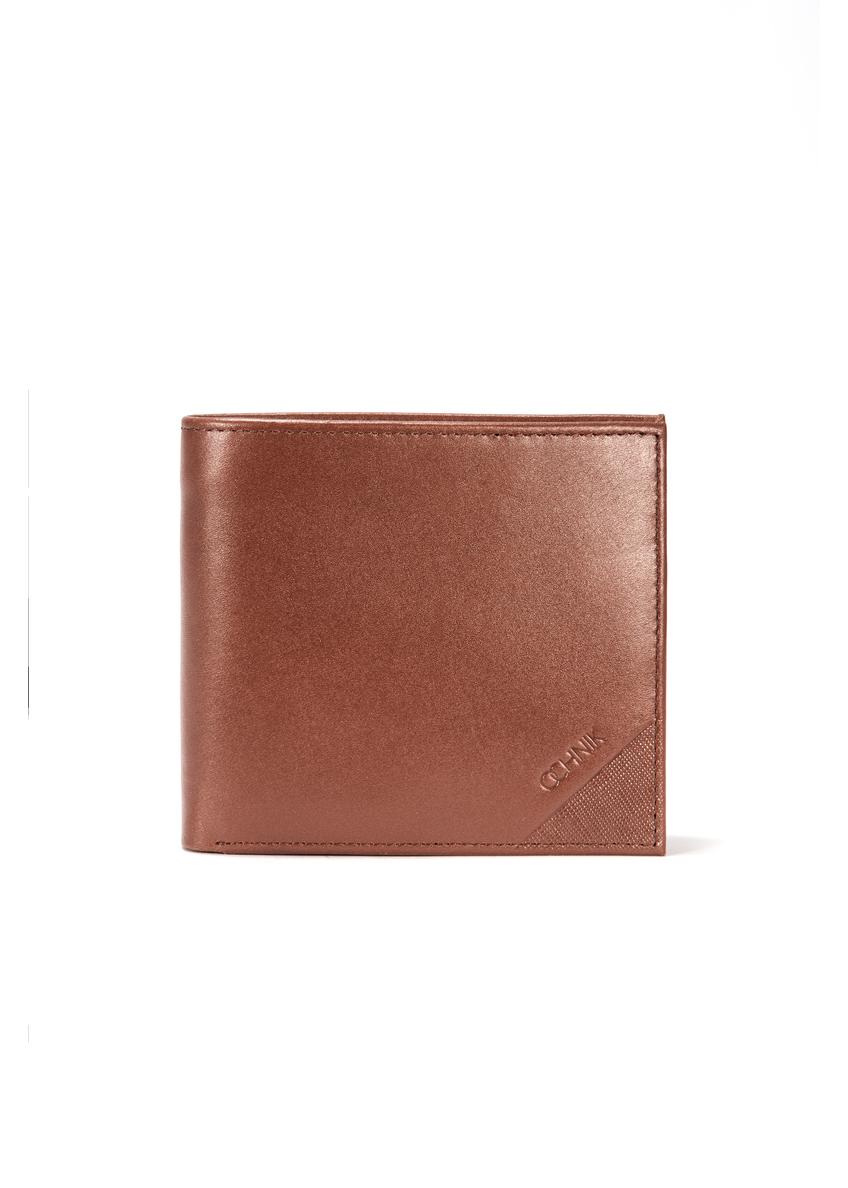 Skórzany portfel męski w kolorze brązowym PORMS-0636-88(W25) - widok produktu z przodu na białym tle.