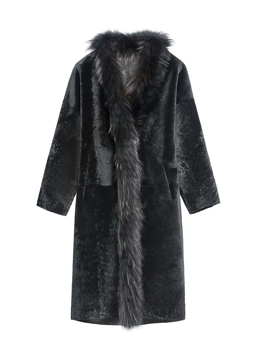 Czarny skórzany dwustronny kożuch damski KOZDS-0093-1396(Z25), widok produktu od przodu na białym tle.