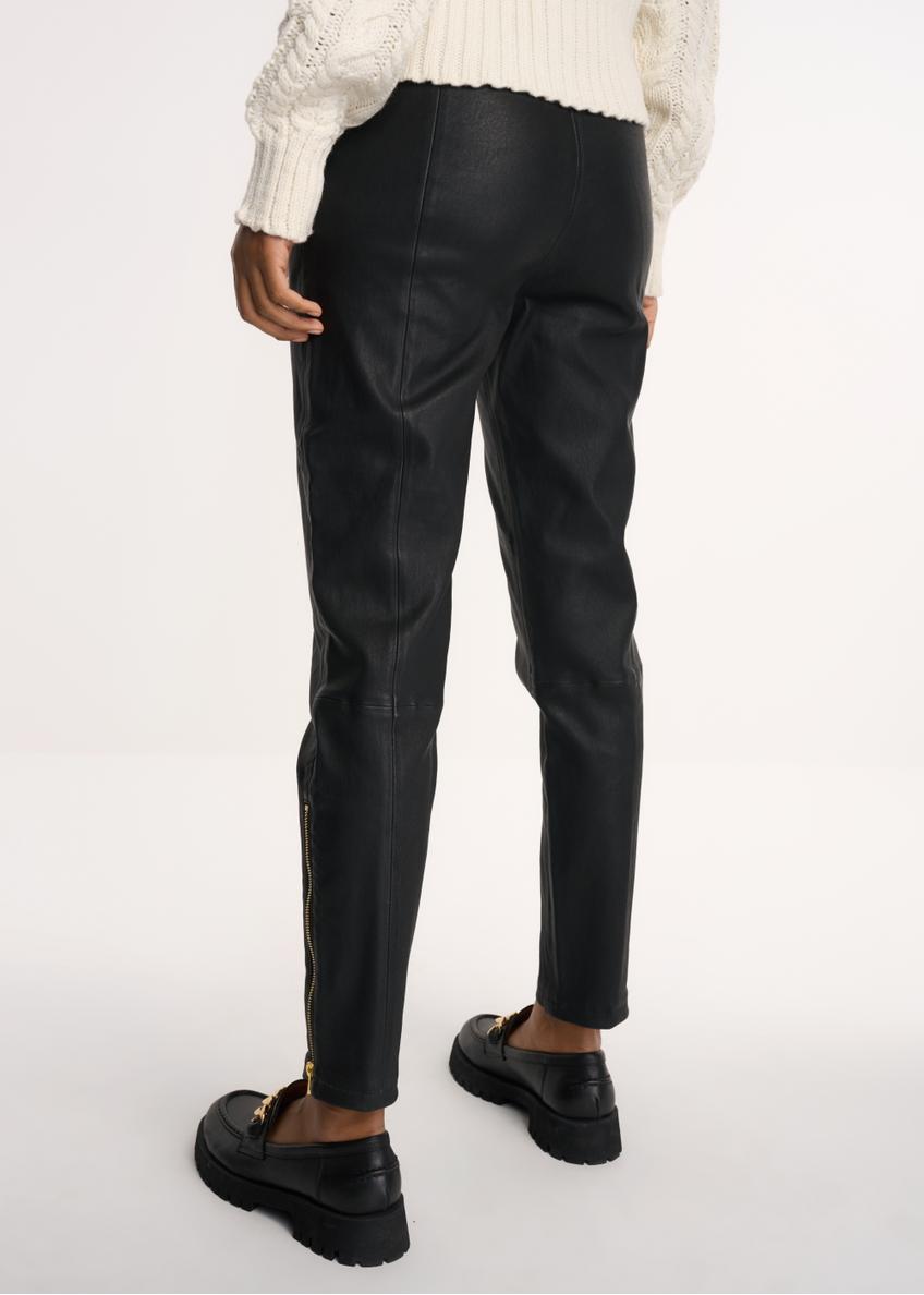 Czarne spodnie skórzane damskie SPODS-0031-1264(Z22)