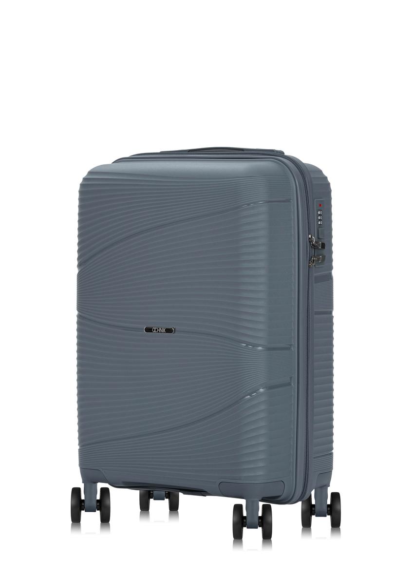 Walizka mała na kółkach WALPP-0021-9B-19(W26) - widok produktu po skosie, na białym tle. 