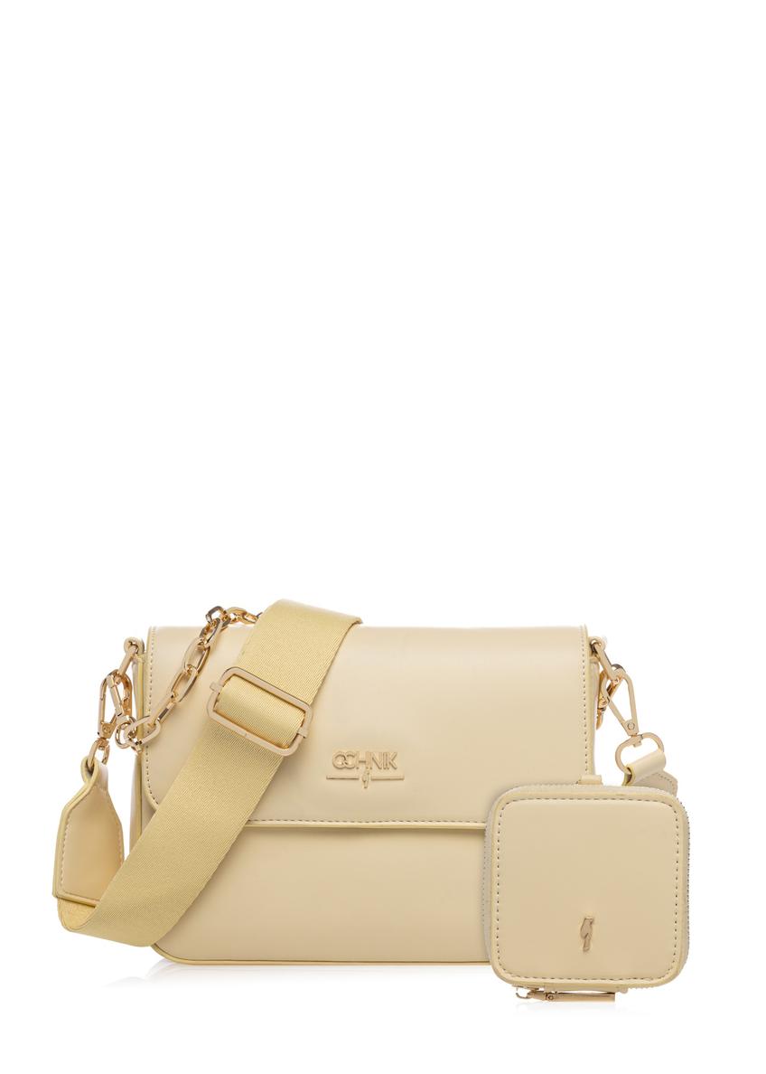 Jasnożółta listonoszka damska z łańcuszkiem TOREC-0767-2A(W26), widok produktu z przodu na białym tle.