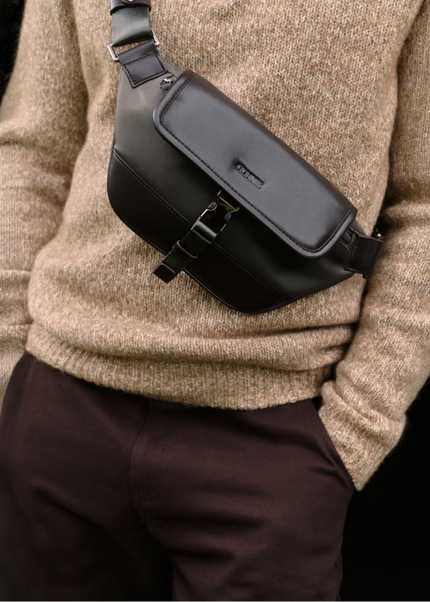 Męska torba na ramię w kolorze khaki TORMN-0438-8B(Z26)
