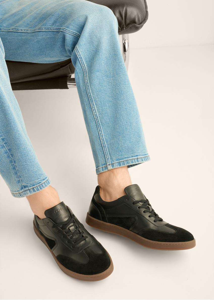 Czarne skórzane buty sportowe BUTYM-0573-9J(Z26)