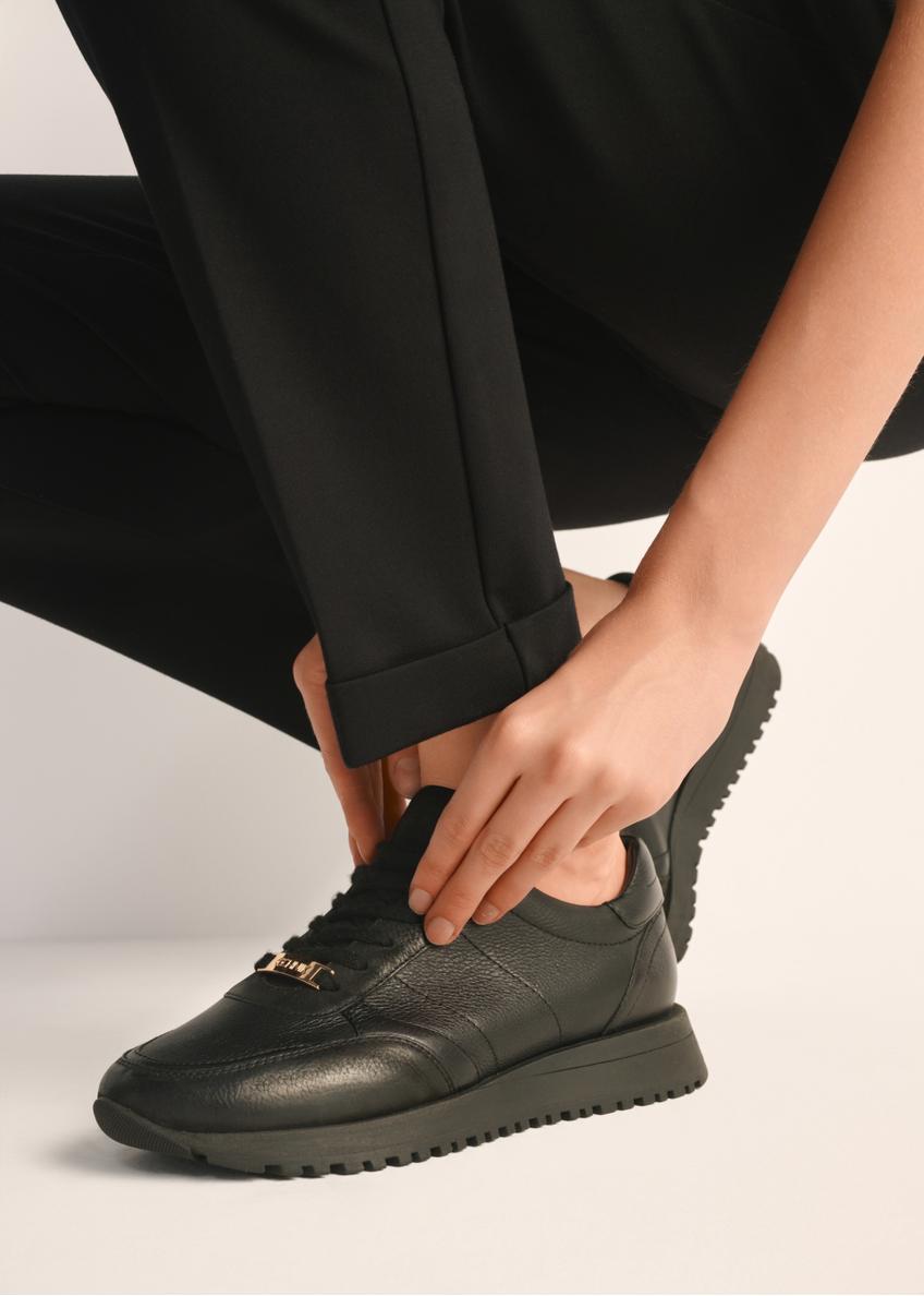 Czarne skórzane buty sportowe damskie BUTYD-1099-99(Z24)