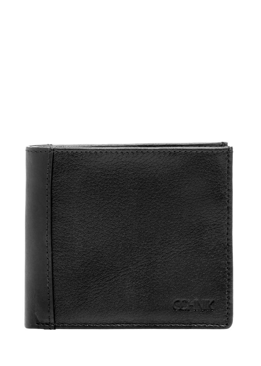 Czarny mały skórzany portfel męski PORMS-0681-99(W26), widok produktu z przodu na białym tle.