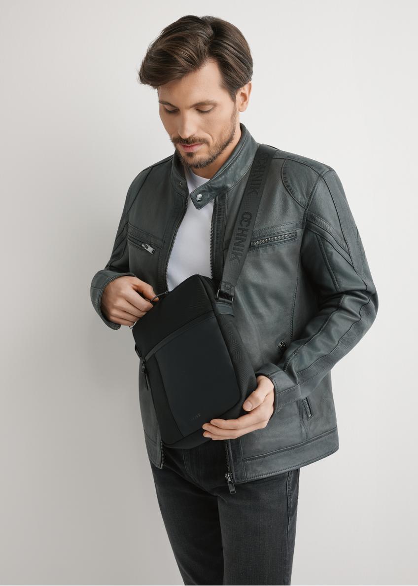 Męska torba miejska w kolorze czarnym TORMN-0402-99(W26)