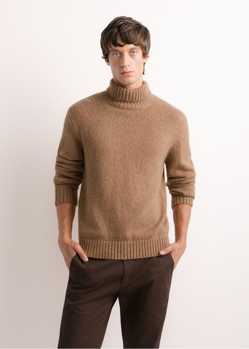 Męski sweter z golfem w kolorze camelowym SWEMT-0209-1D(Z26)