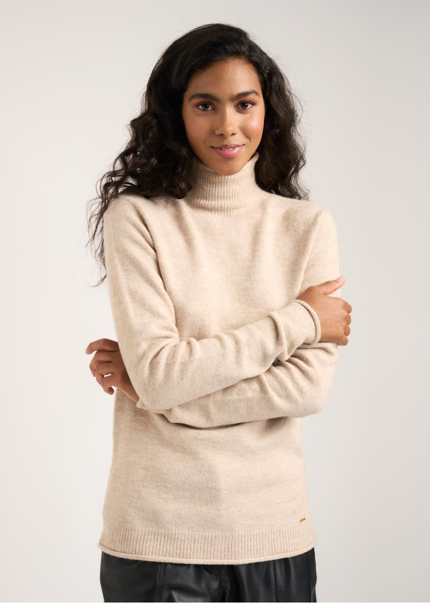 Beżowy sweter z golfem damski SWEDT-0164-81(Z23)