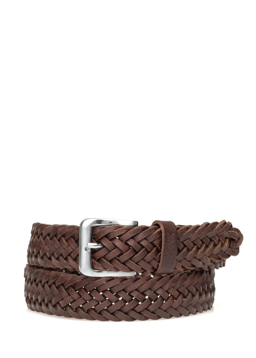 Brązowy pleciony pasek męski PASMS-0283-1I(W26) - widok produktu z przodu, na białym tle. 