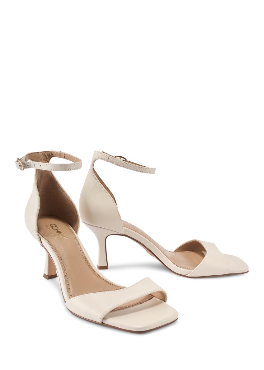 Kremowe sandały damskie na szpilce BUTYD-1229-0B(W26)