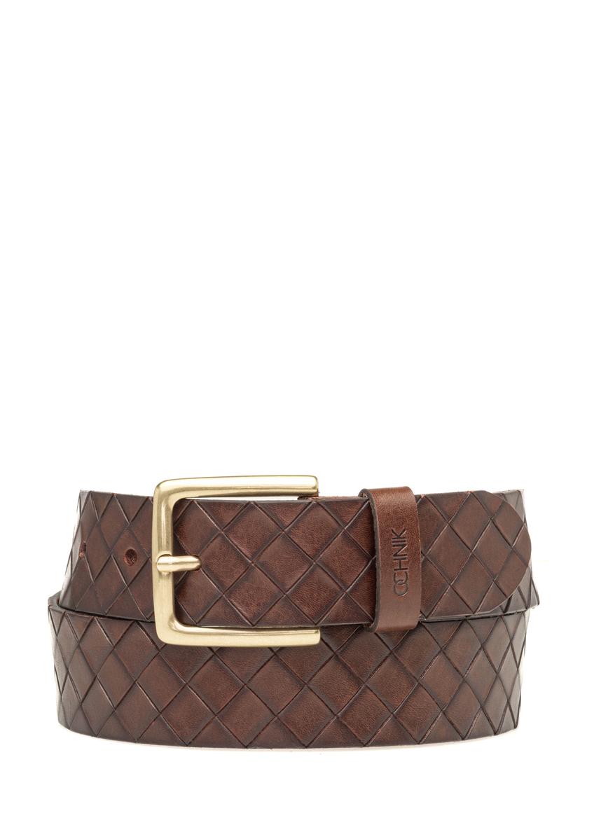 Brązowy skórzany pasek męski PASMS-0278-1I(W26), widok produktu z przodu na białym tle.